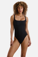 Harper One Piece Black