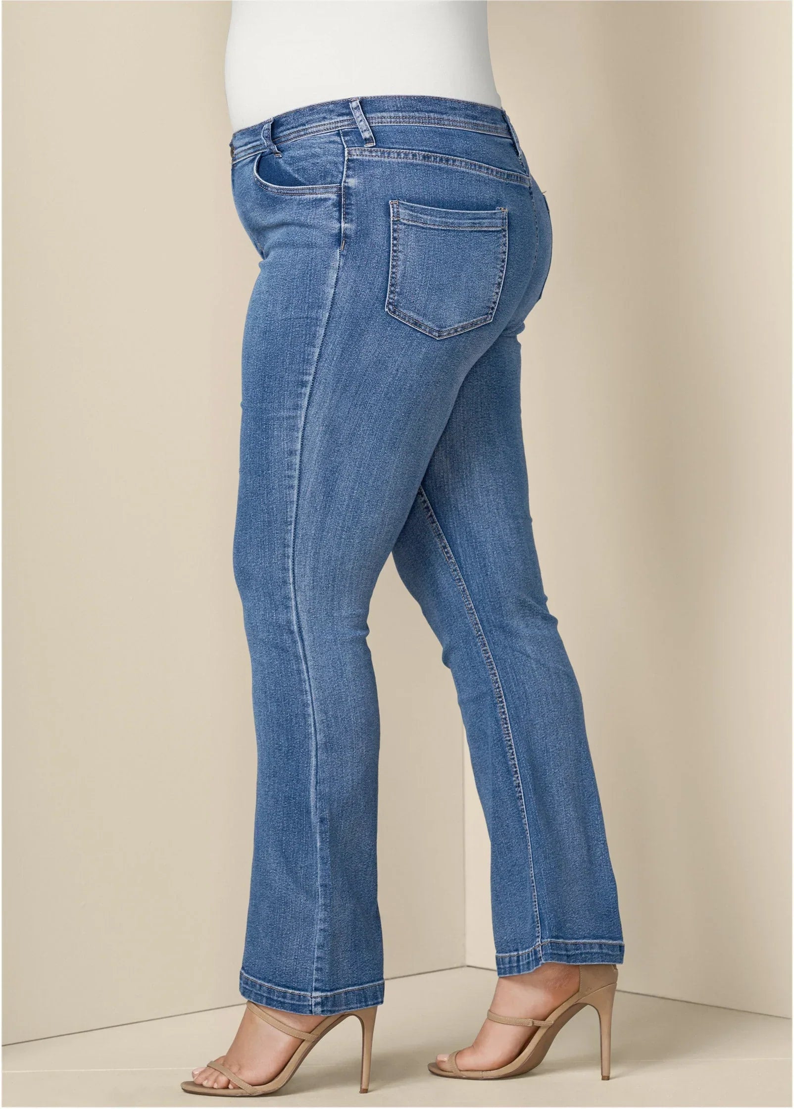 Halle Bootcut Jeans Medium Wash