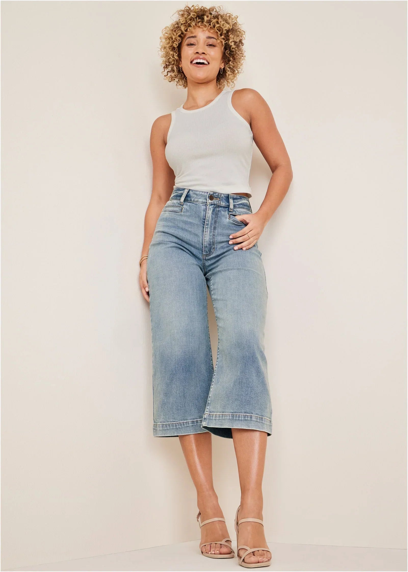 Sophia Wide Leg Crop Jeans Light Wash