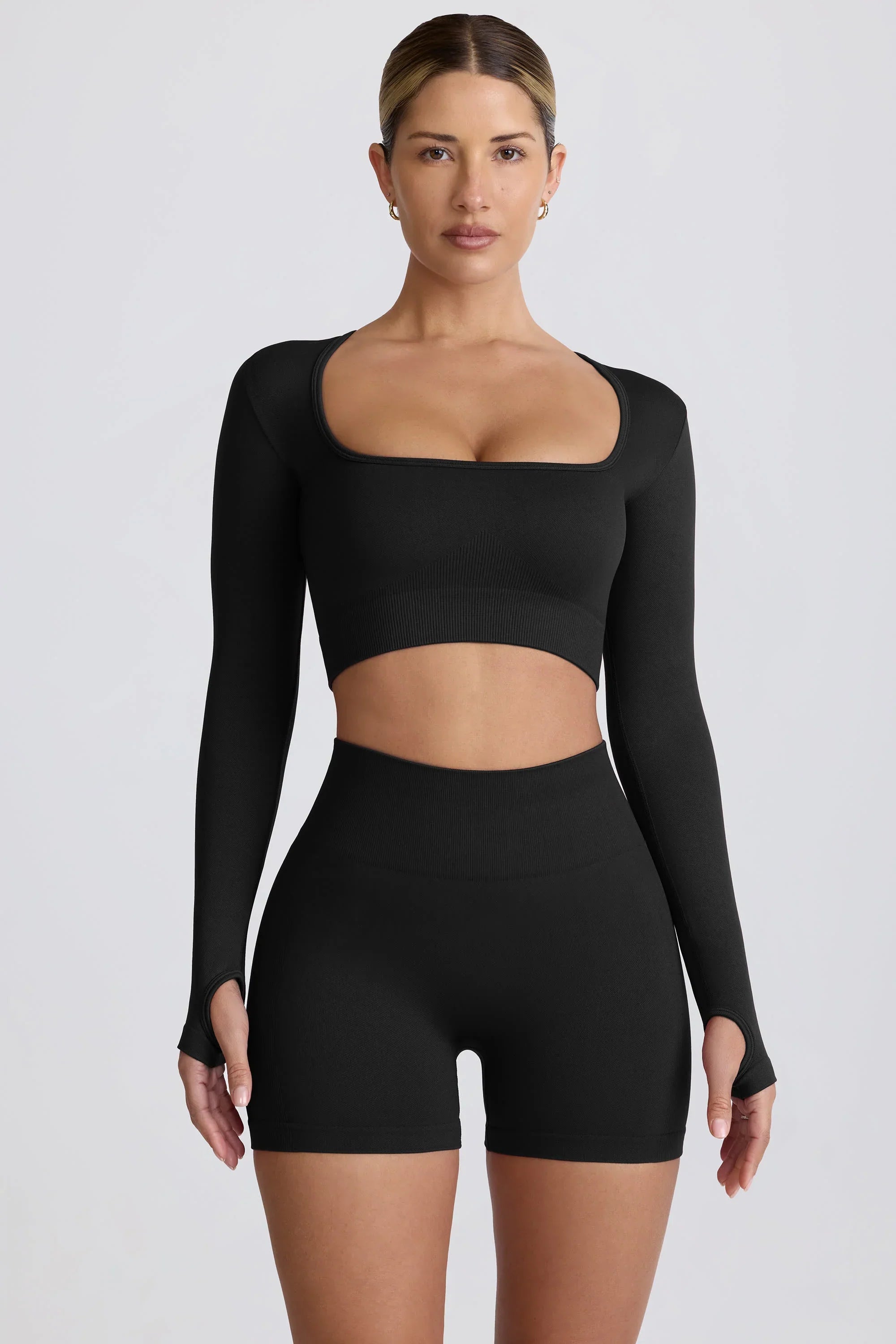 Super Sculpt Seamless Long Sleeve Crop Top in Black