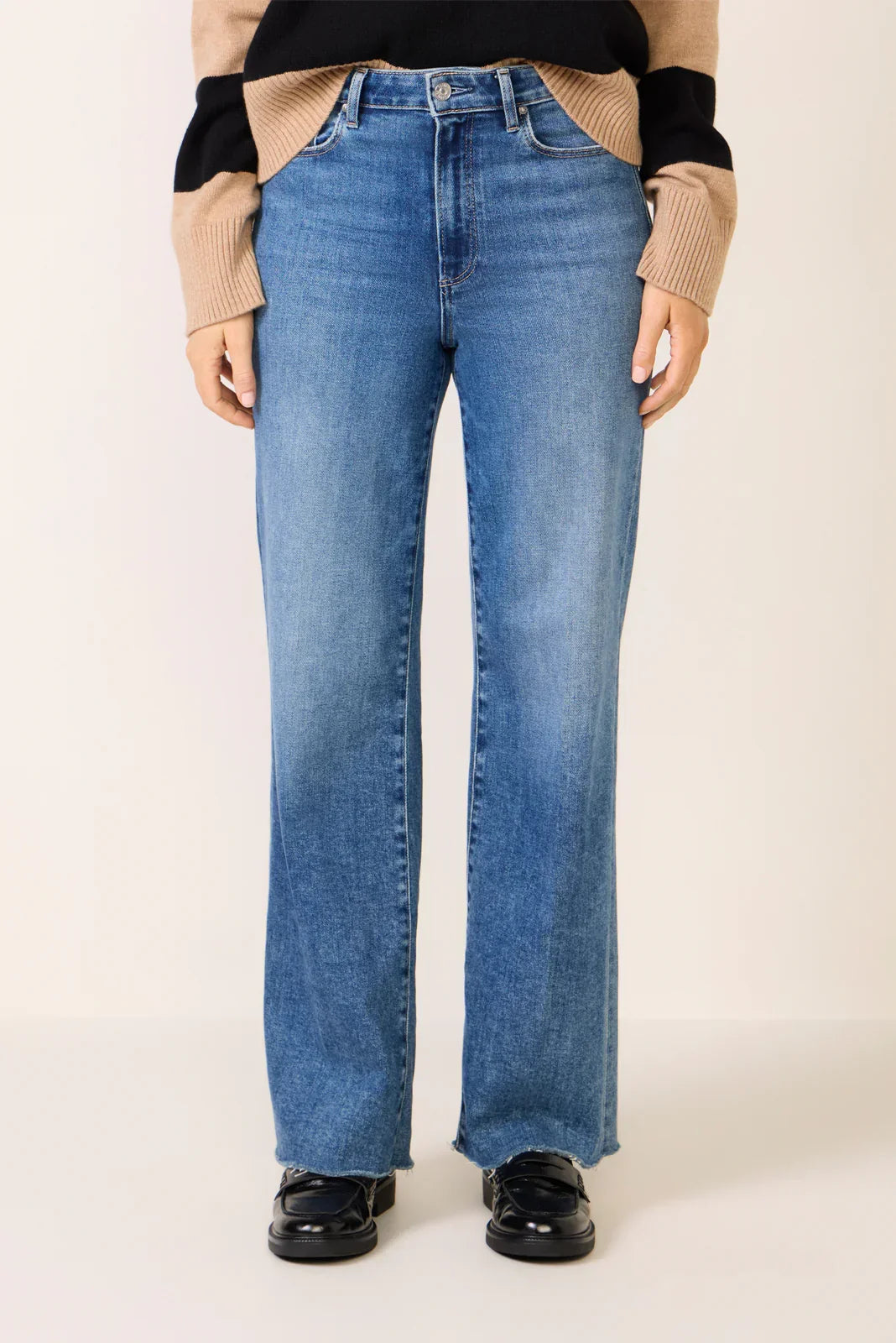 Anessa 31 w Raw Hem Wide Leg Jean