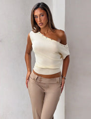 TYLA SLEEVELESS KNIT TOP CREAM