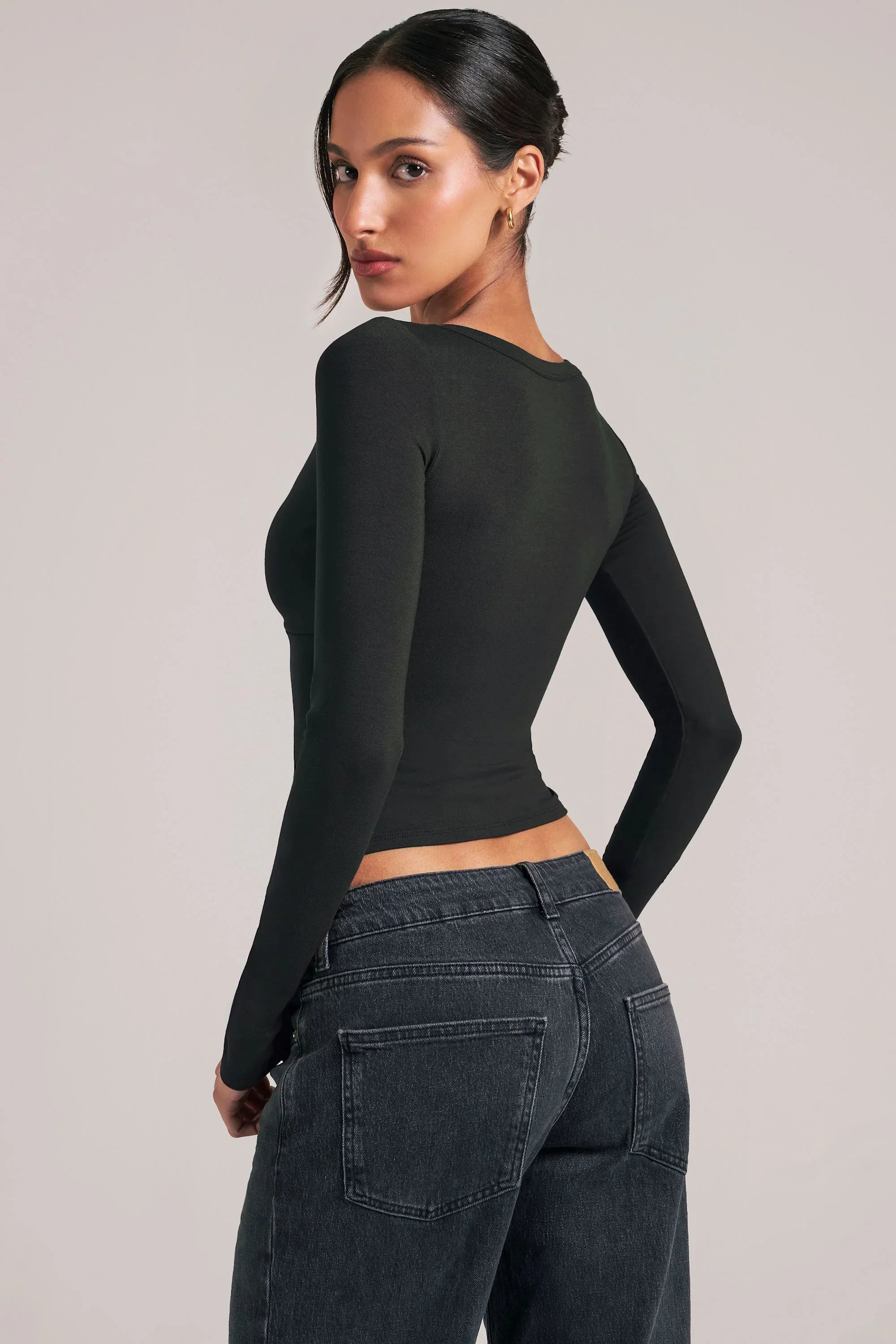 V Neck Long Sleeve Top in Black