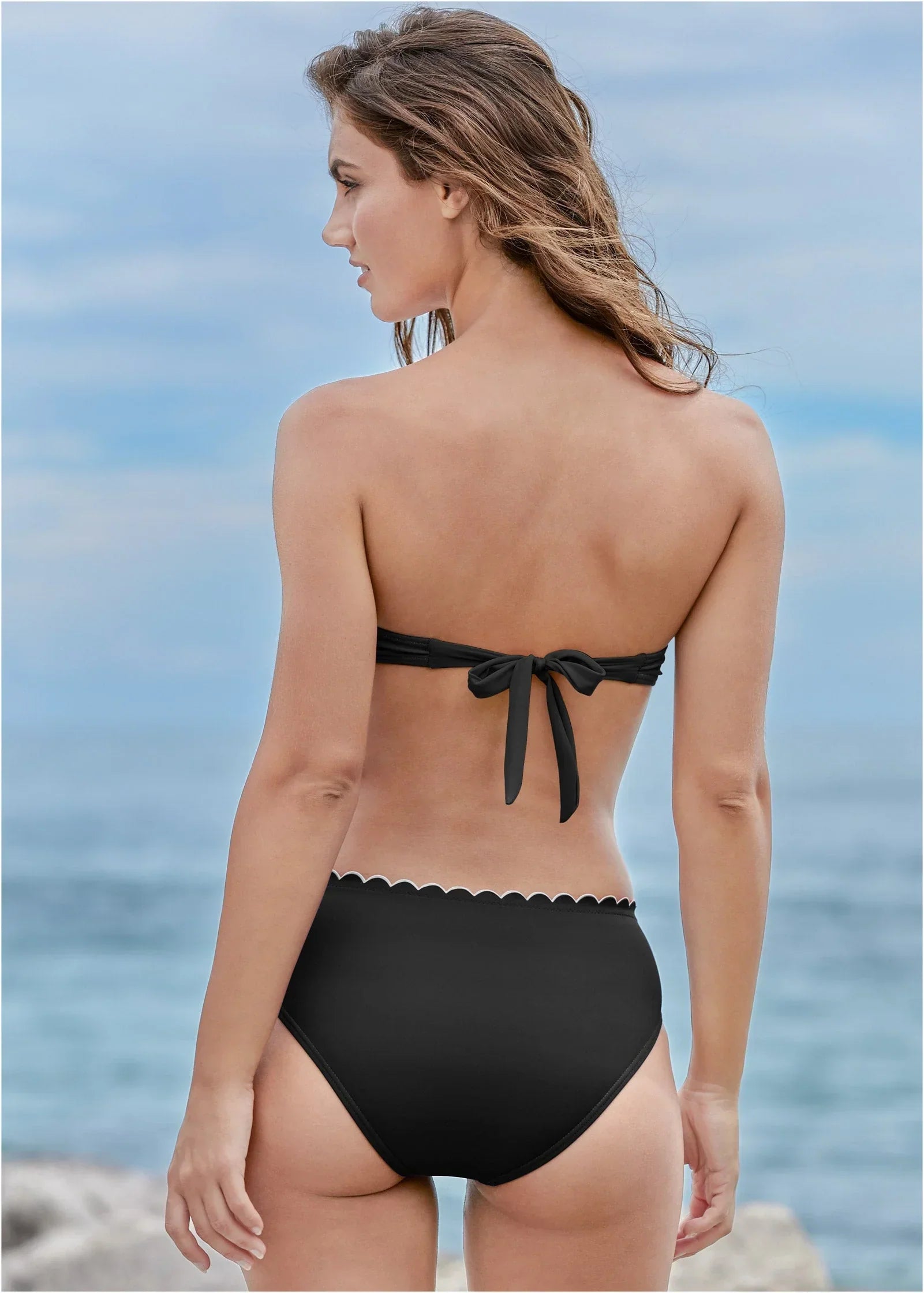 Scalloped Mid Rise Bottom Diamond Black