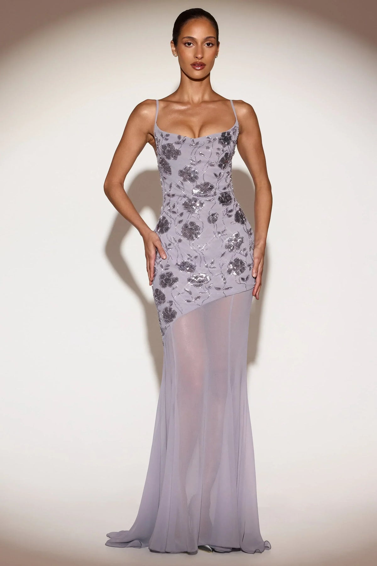 Embellished Sweetheart Neck Backless Gown in Lilac