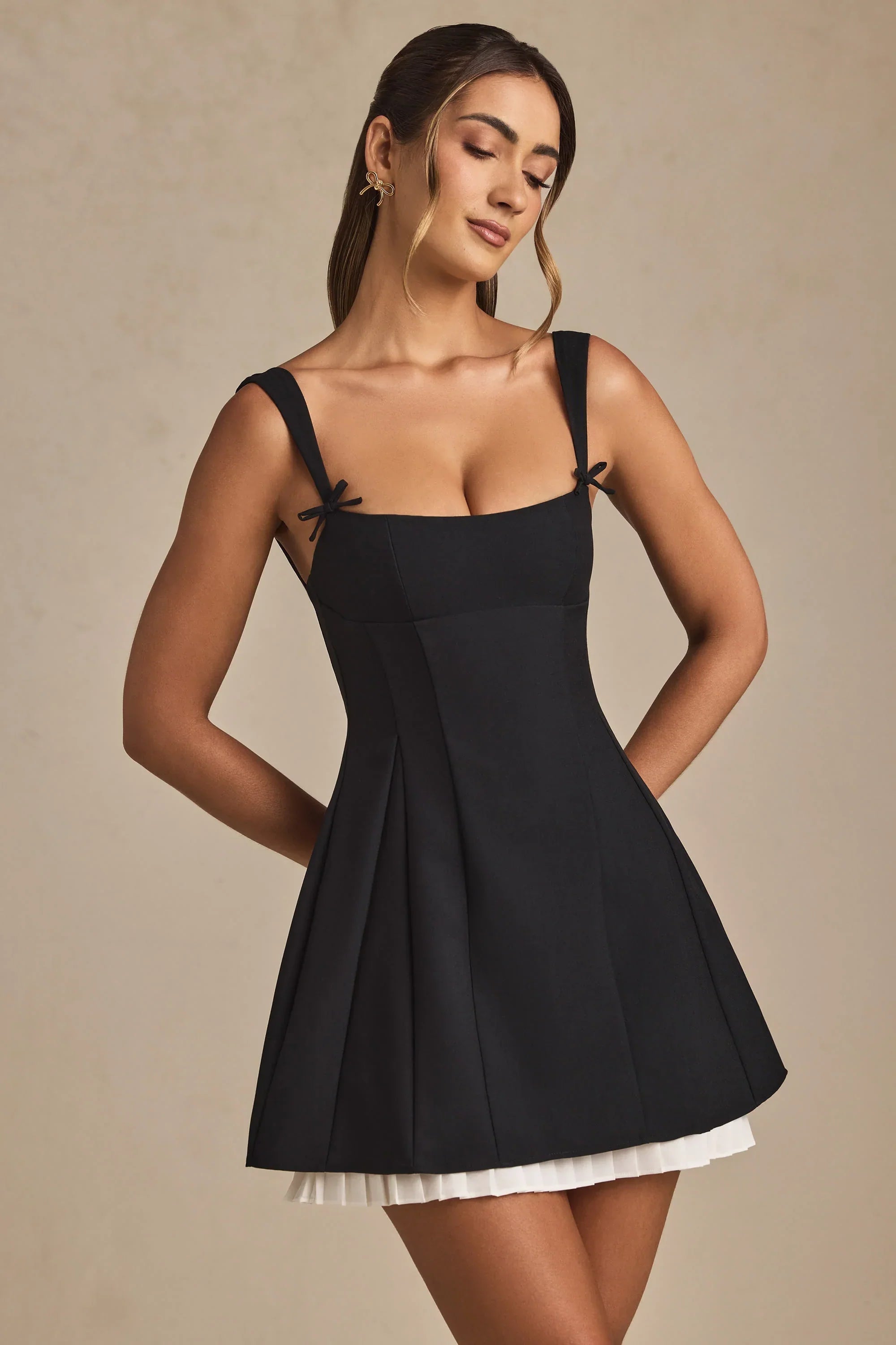 Bow Detail Pleated A Line Mini Dress in Black