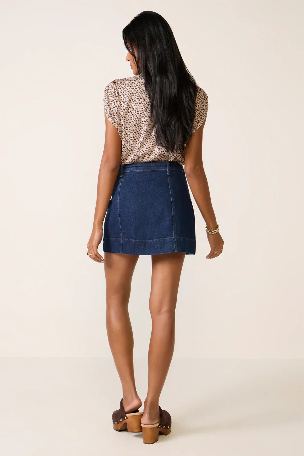Janelle Mini Skirt w Patch Pockets