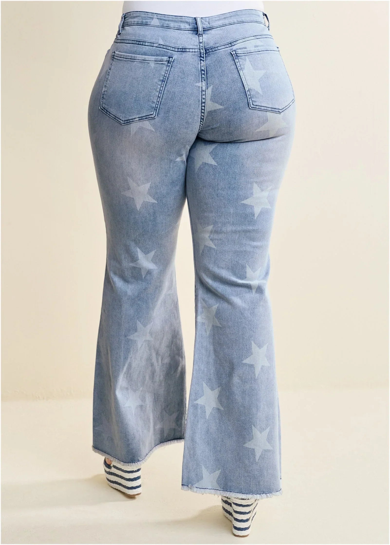 Mid Rise Star Flare Jeans Light Wash