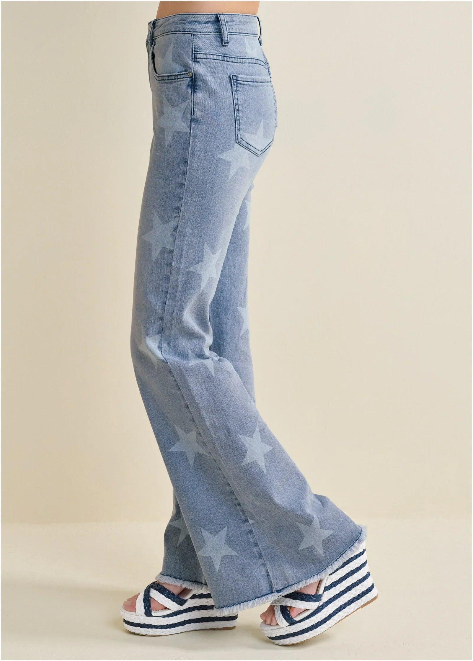Mid Rise Star Flare Jeans Light Wash