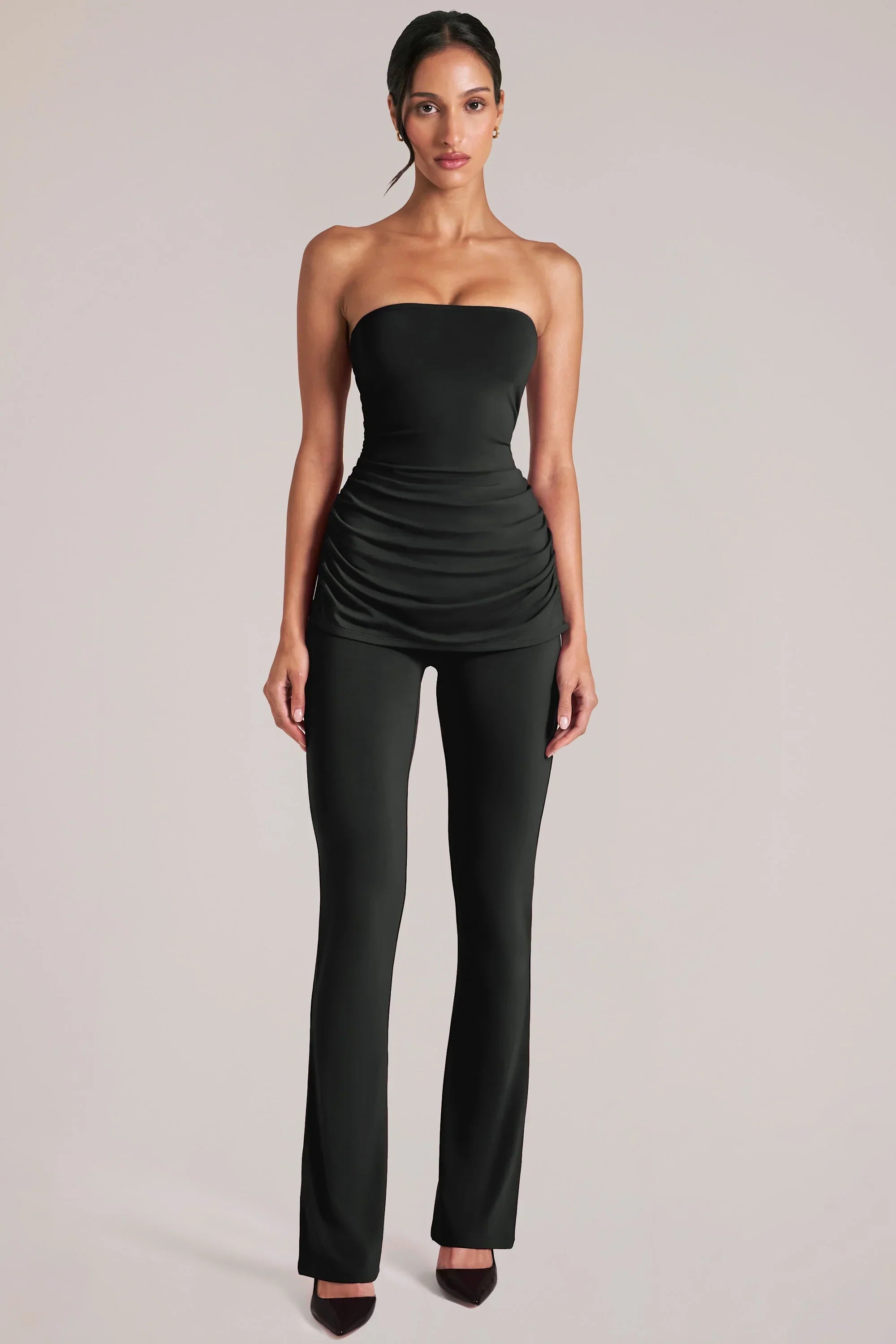 Mid Rise Fitted Trousers in Black