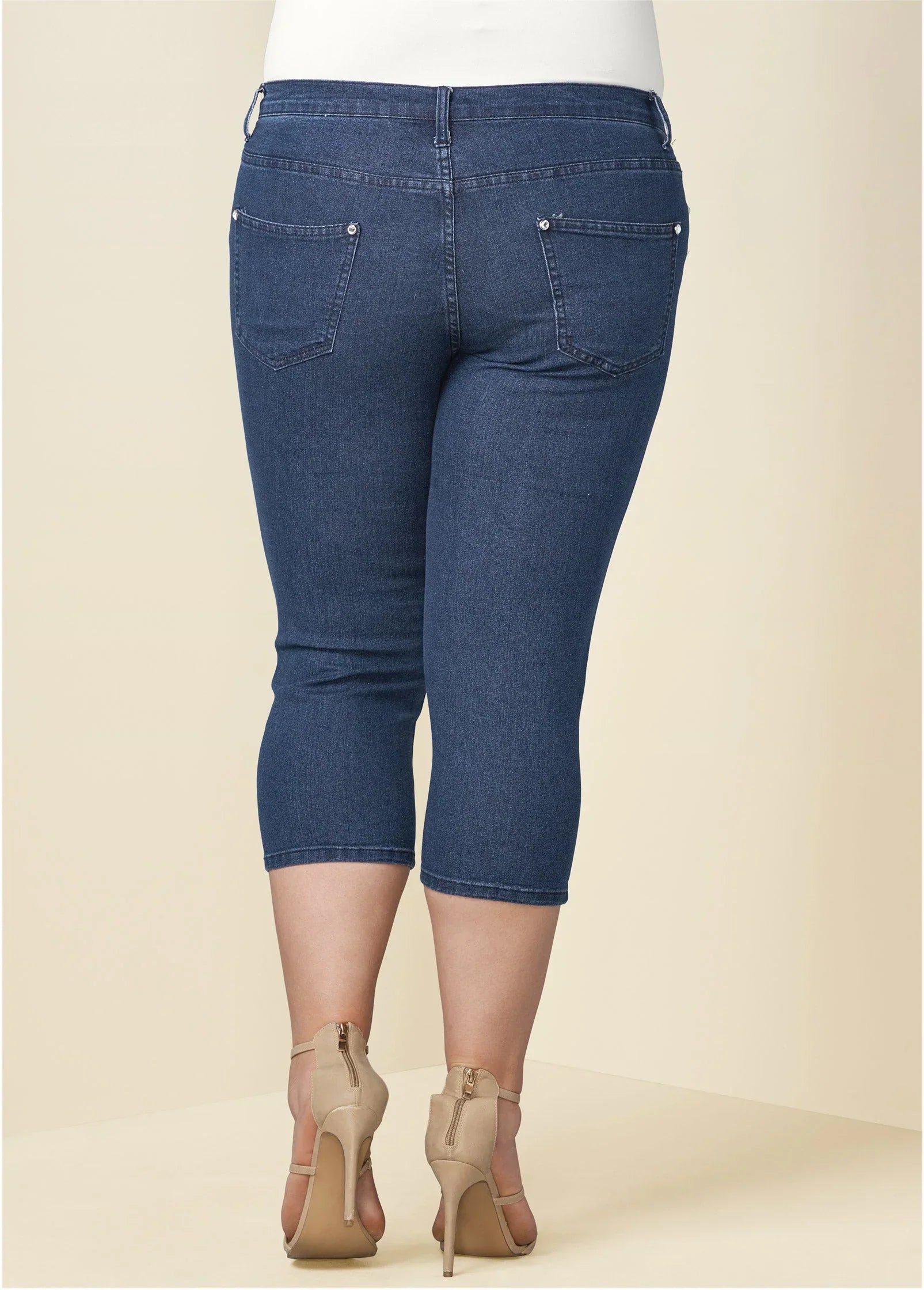 Cindy Capri Jeans Dark Wash