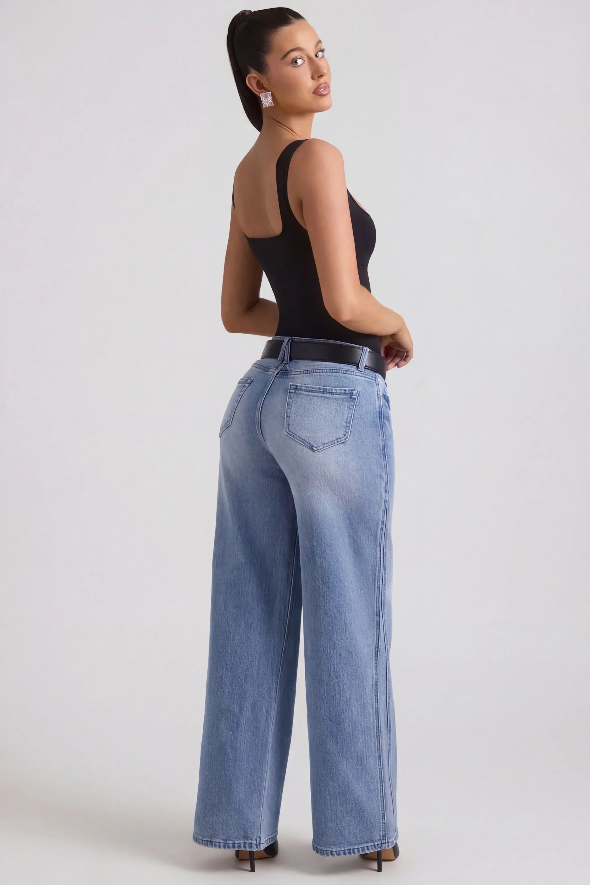 Low Rise Wide Leg Jeans in Vintage Wash
