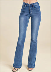 Halle Bootcut Jeans Medium Wash